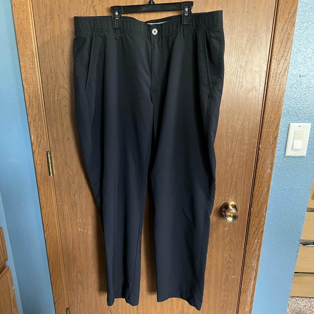 Men’s Under Armour Match Play Pants in Black  -Size 40/32